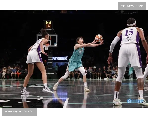 WNBA新星布克斯砍下44分三分命中率超80%创生涯新高 WNBA新星布克斯砍下44分三分命中率超80%创生涯新高